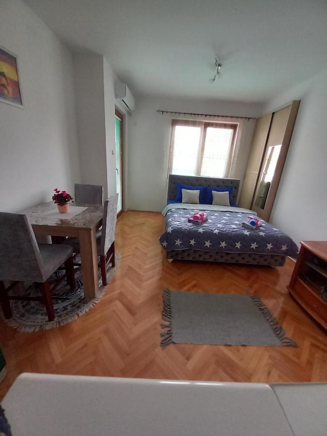 Luka Lux Apartment นิส ภายนอก รูปภาพ